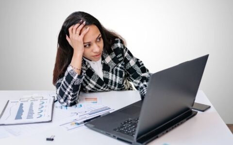 How to Host A Hybrid Event Without Technical Glitches